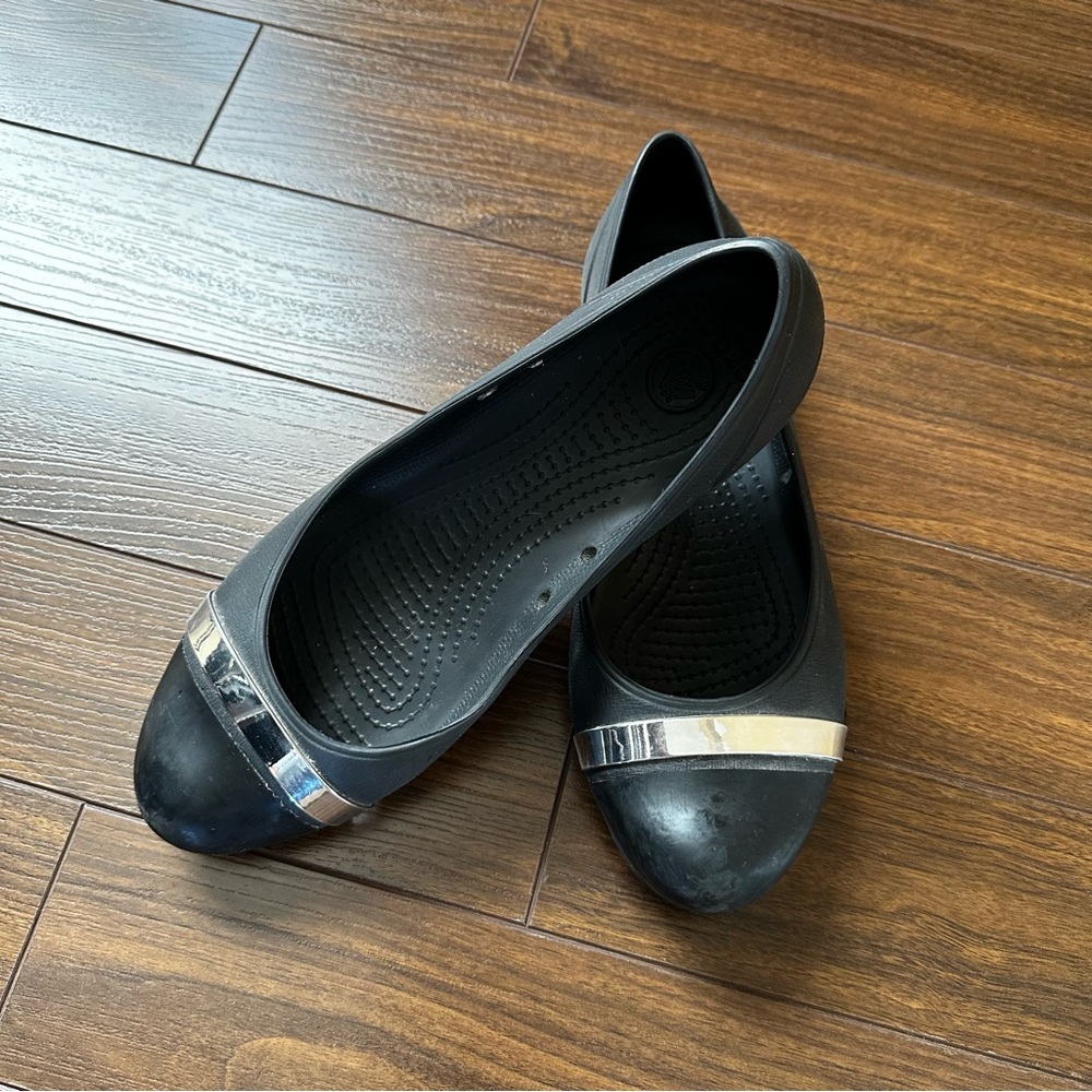 Crocs Women's Cap Toe  Flats size 9